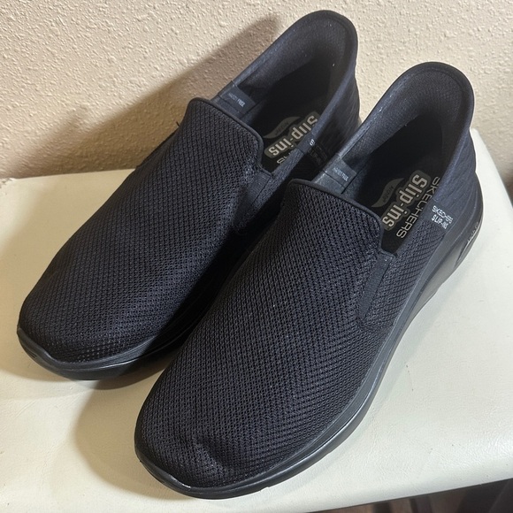 Skechers go walk Arch-fit Togpath sneakers Size 12 main image 7